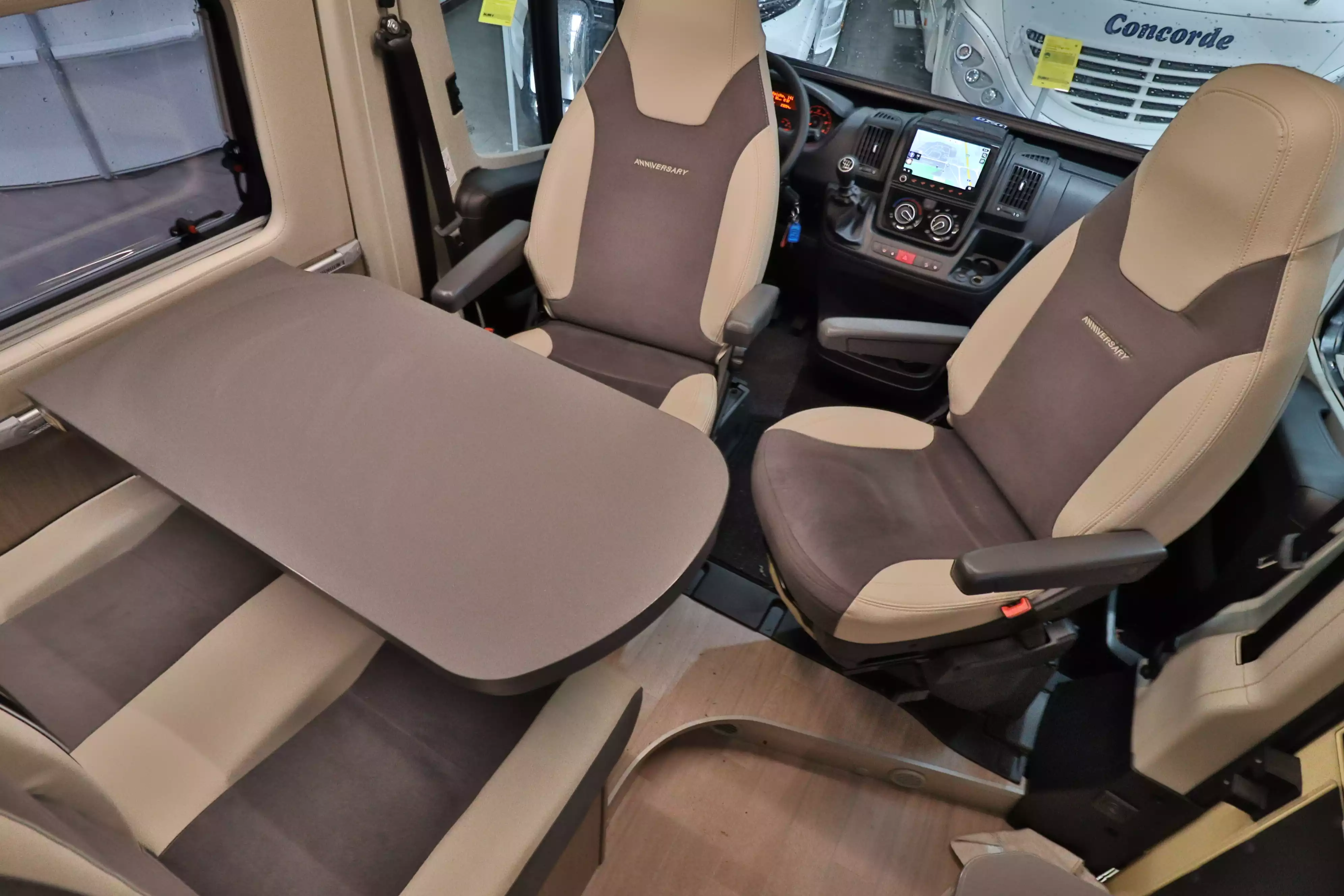 CHALLENGER V 217 Road Edition Aniversary